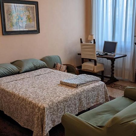 Double Bedroom In Beautiful 30'S Style Apartment Florence Ngoại thất bức ảnh